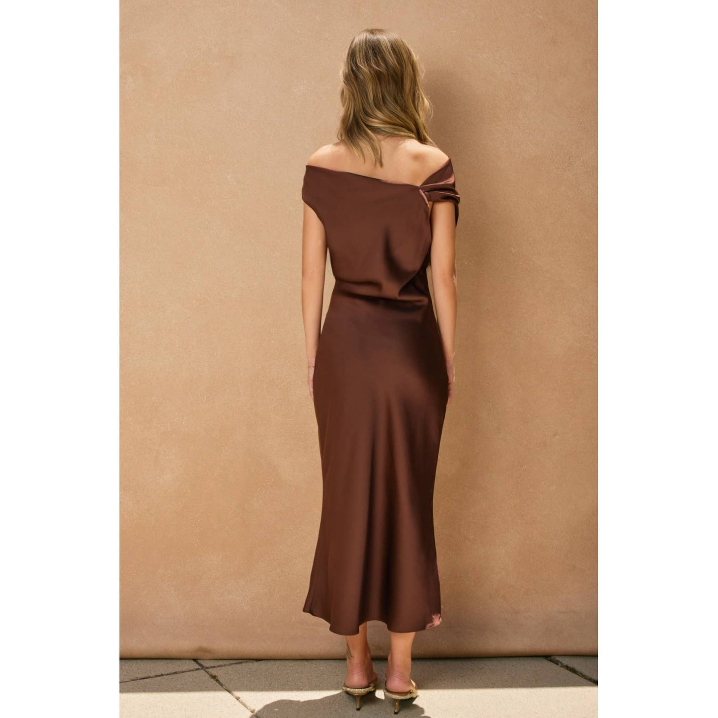 Dull Satin Off-The-Shoulder Ruched Midi Dress