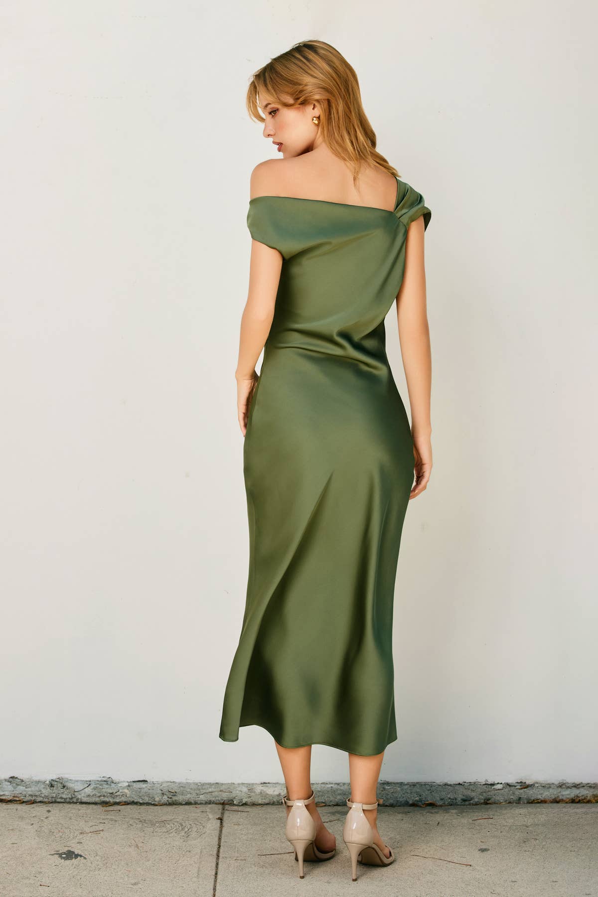 Dull Satin Off-The-Shoulder Ruched Midi Dress
